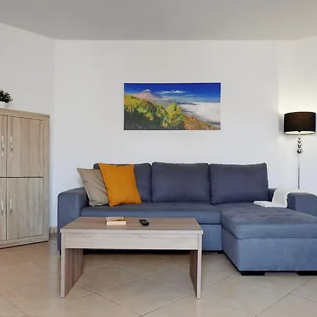 Summerland Ocean View Apartment *